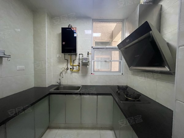 老河口武商广场老河口城区望江楼花园长租客户优先 19号退房 1200元包物业 精装2居室 电梯出租房源真实图片