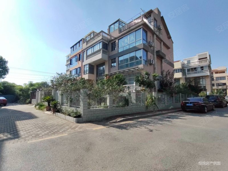 鸿禧山庄联排中间套纯毛坯超大花园房东诚心出售随时看房