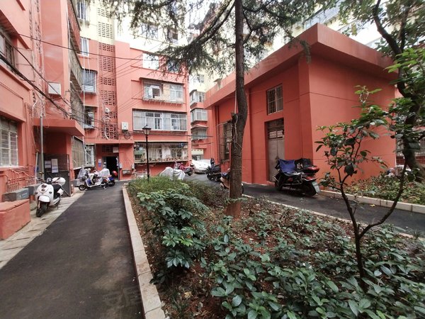 昆明西山金碧片区工人新村工人新村小学旁 近弥勒寺地铁口 昆华医院