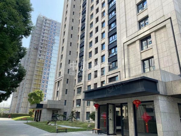 上海浦东外高桥阳明花园广场(二期)主卧朝南,独立电梯,小区中心位置