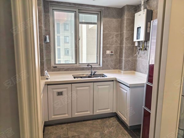 徐州鼓楼九龙湖新城玖珑湖急租新城玖珑湖电梯房 精装修 家具家电齐全 包物业随时看出租房源真实图片