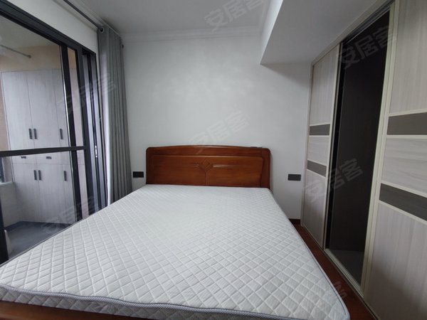 重庆渝北农业园区致悦瞰山府致悦瞰山府 4室2厅2卫 精装修 106平 电梯