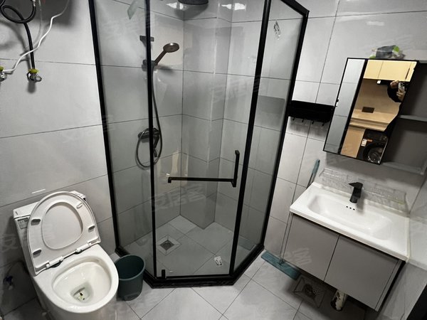 金华东阳东阳市中心城南西路333号楼城南西路，杨家菜市场旁边，一室一厅出租房源真实图片