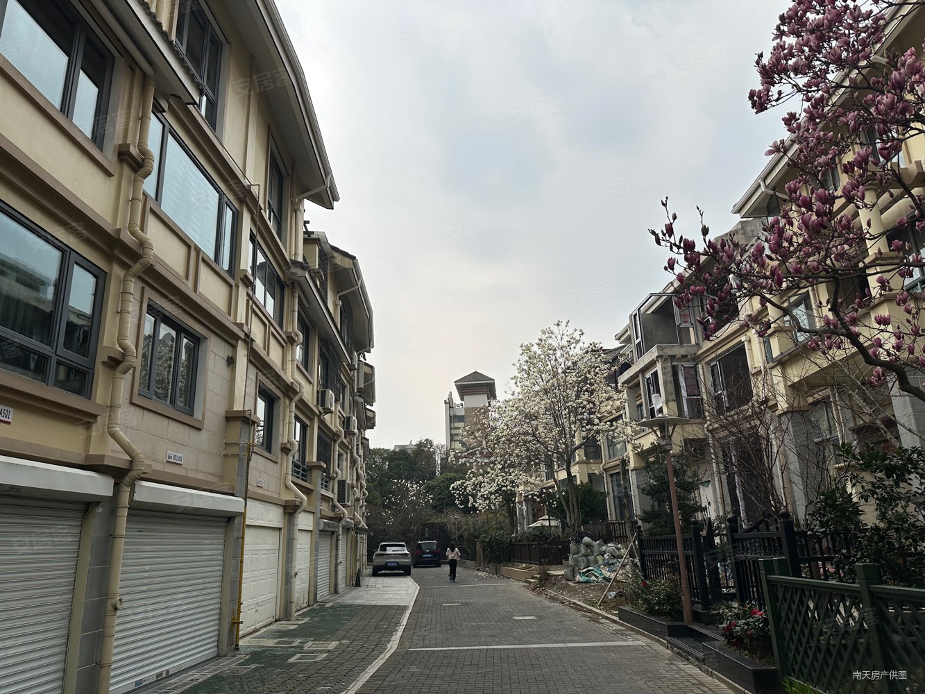 鄞州印象城东湖花园别墅花园350平豪华装修 边套位置中庭,东湖花园