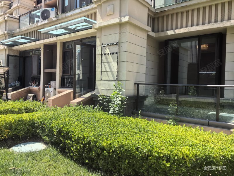 恒大海上帝景一期洋房 一楼带休闲小院 带120平米下跃带车位