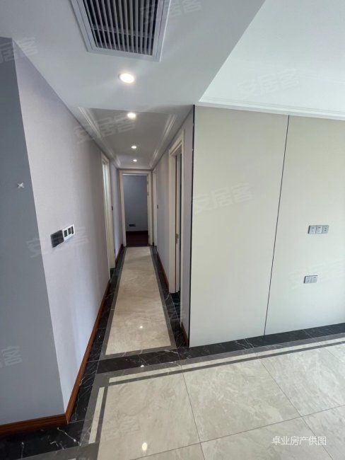 江海都会精装修三室一卫前面无遮挡采光全天