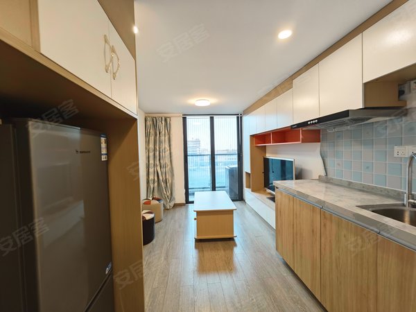 广州增城新塘永荟广场永荟广场 短租和月租房 单身情侣复式公寓 家私