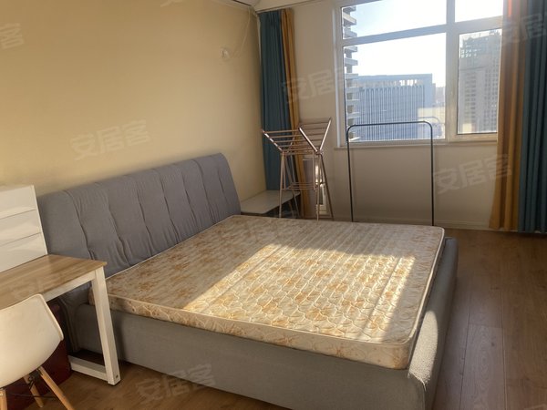 烟台烟台周边其他长安1号中央广场长安一号南向阳光很好 精装修出租