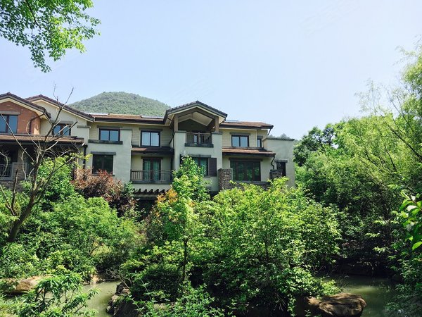 杭州富阳银湖清源上林湖(别墅)上林湖精装排屋诚租17000!自住装修!