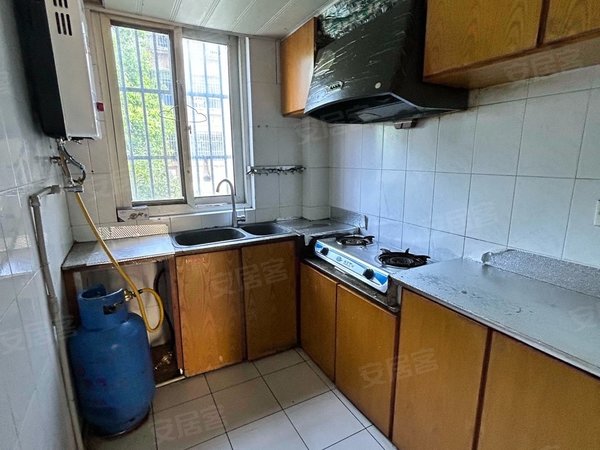 苏州常熟市区五星新村一区五星新村一区,好楼层,有阳台,房源采光好