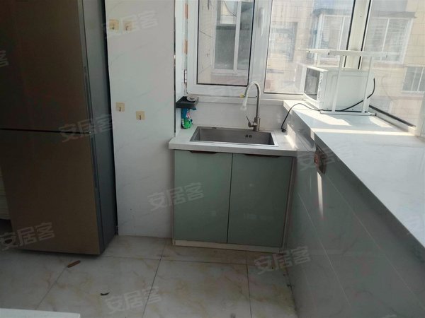 大连中山三八广场新乐里三八广场，比优特附近，一室一厅高楼层，家电齐全拎包入住的出租房源真实图片