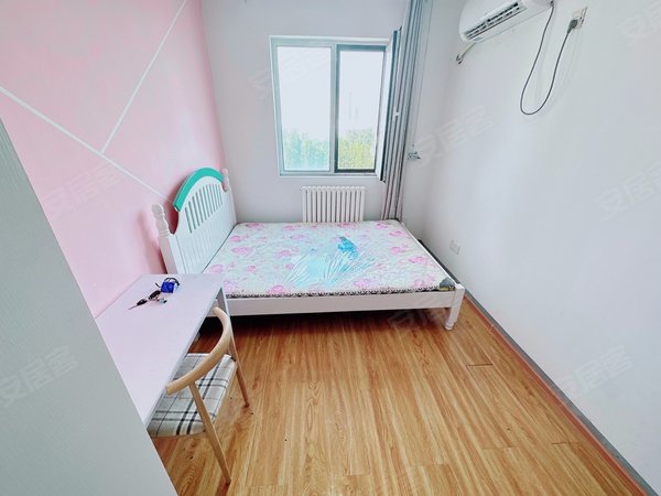 济南历下cbd城投伴山居伴山居 精装卧室 位置优越 紧挨华润置地 万象