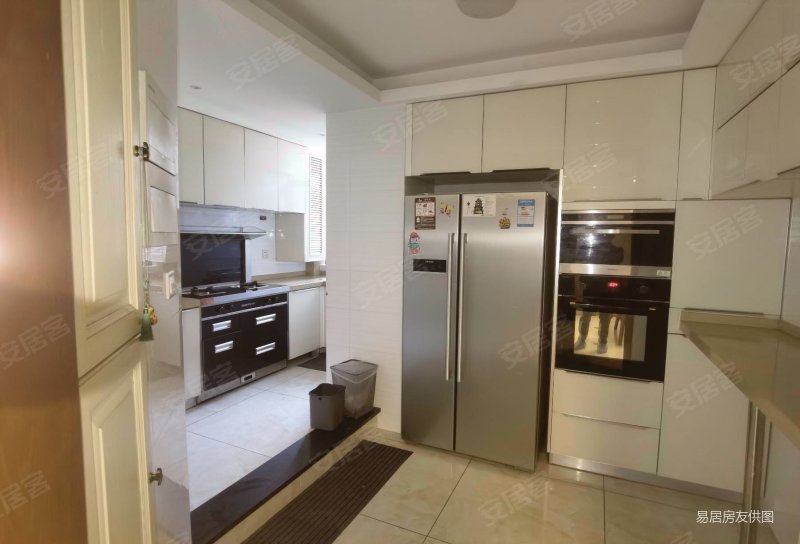 花园洋房四房 有产权车位 尼德兰一期 诚意出售钥匙看房