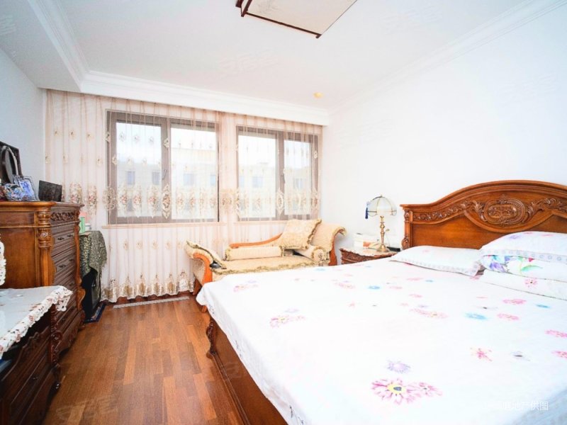 城开御园 带电梯 装修好 居住密度低 满五 正规商品房