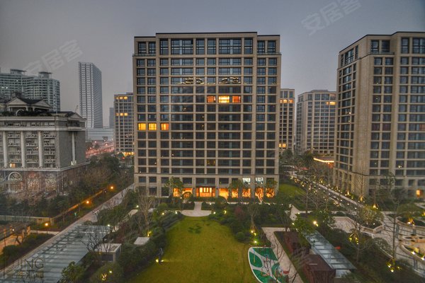 九龙仓滨江壹十八