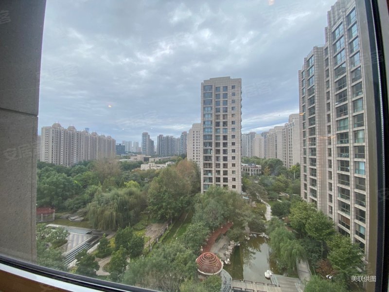 泛海国际居住区澜海园四居室把西边户南北通透采光好,泛海国际兰海园