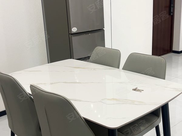 金华武义县武义城东程王佳苑二区出租：程王佳苑120平，3室2卫，精装修，拎包入住，随时看房出租房源真实图片