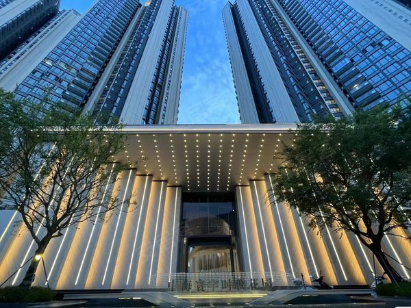 深圳光明光明中海寰宇时代光明中海寰宇时代 3室2厅2卫 配套齐全 电梯