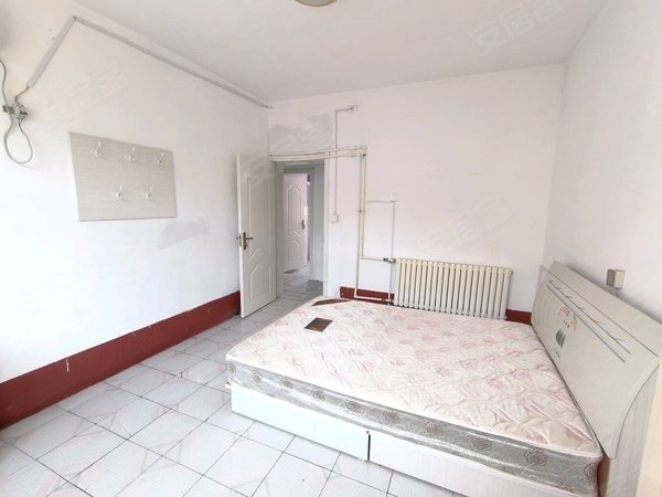 潍坊诸城诸城城区紫藤花园带附房紫藤花园套二精装!家具齐全!