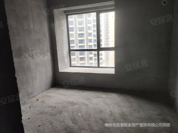 御龙湾(樟树)4室2厅2卫135㎡南北56万