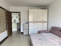通辽科尔沁铁南十五栋，两室一厅，包物业费取暖费，拎包入住，价格可议出租房源真实图片