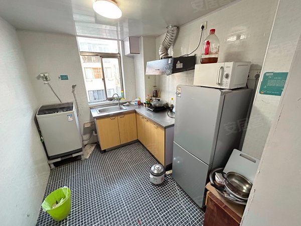 上海奉贤庄行庄行新苑(南区)庄行老街 商贸广场 月付单间 民用电 设施