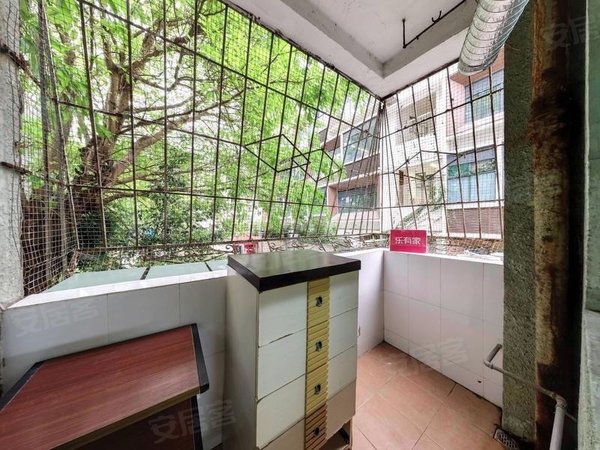 深圳罗湖水库宁水花园宁水花园精装大两房户型方正 近东湖公园 出门就