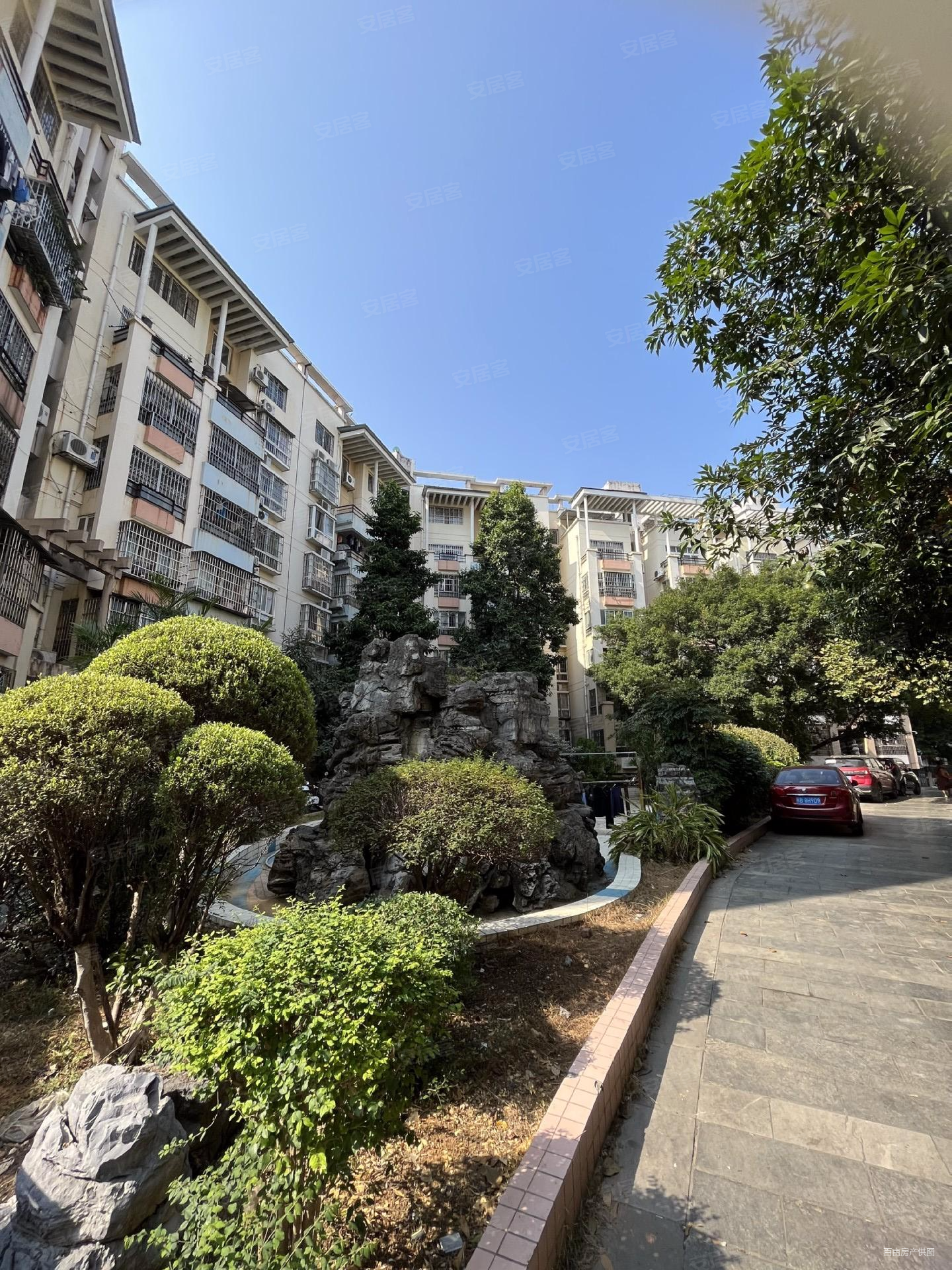 屏山大道142平 精装4房楼中楼带露台 家具家电全送 带车库