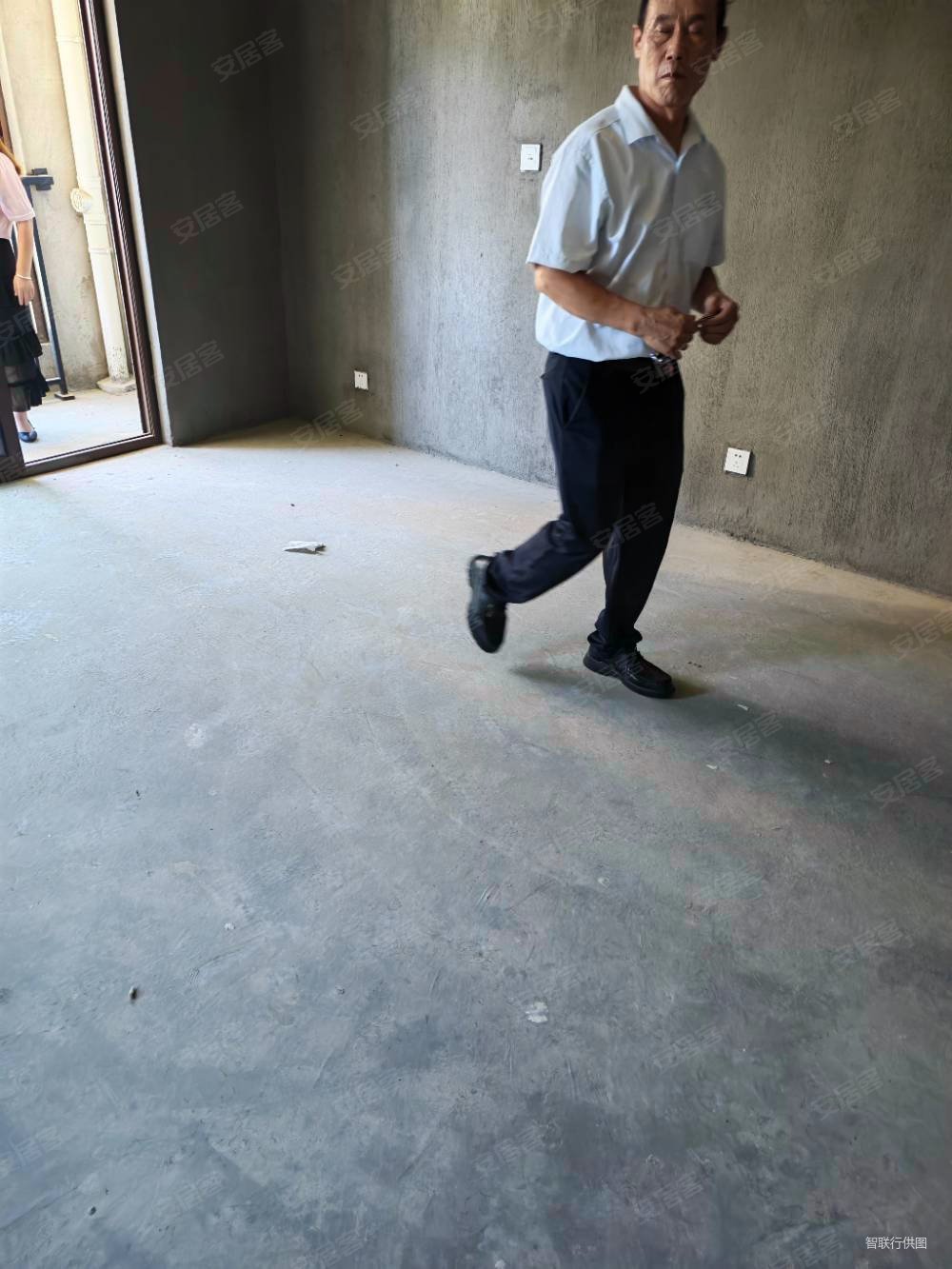 鸿宸逸庭2室2厅1卫78㎡南北45万