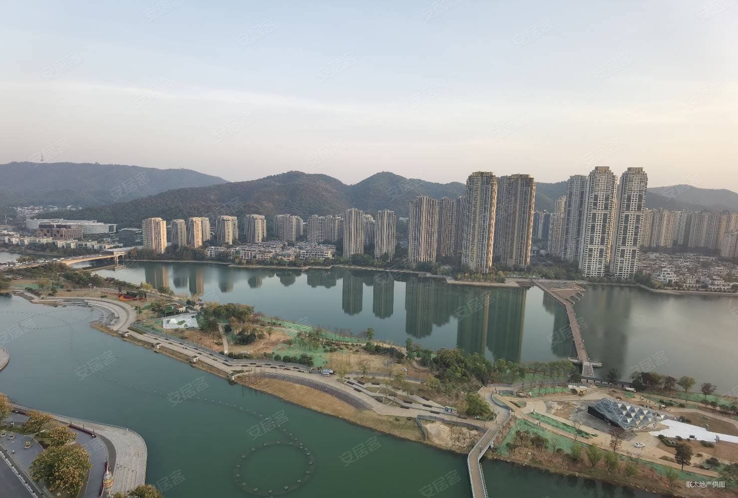 梅溪湖金茂府二期一线临湖 品质大平层 梅溪湖风光尽收眼底,金茂府