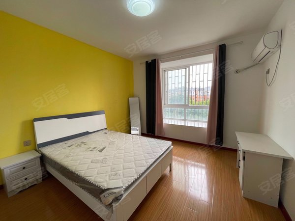 无锡宜兴新庄景湖人家(a区)景湖人家a区 2室2厅1卫 4楼 1500月出租