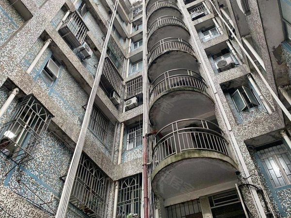 深圳福田沙尾沙尾文化综合楼近福田中心沙尾地铁站 无中介 全采光通风