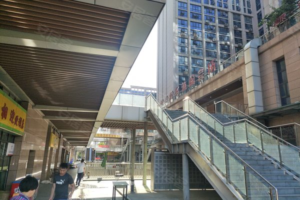 星湖都市生活广场