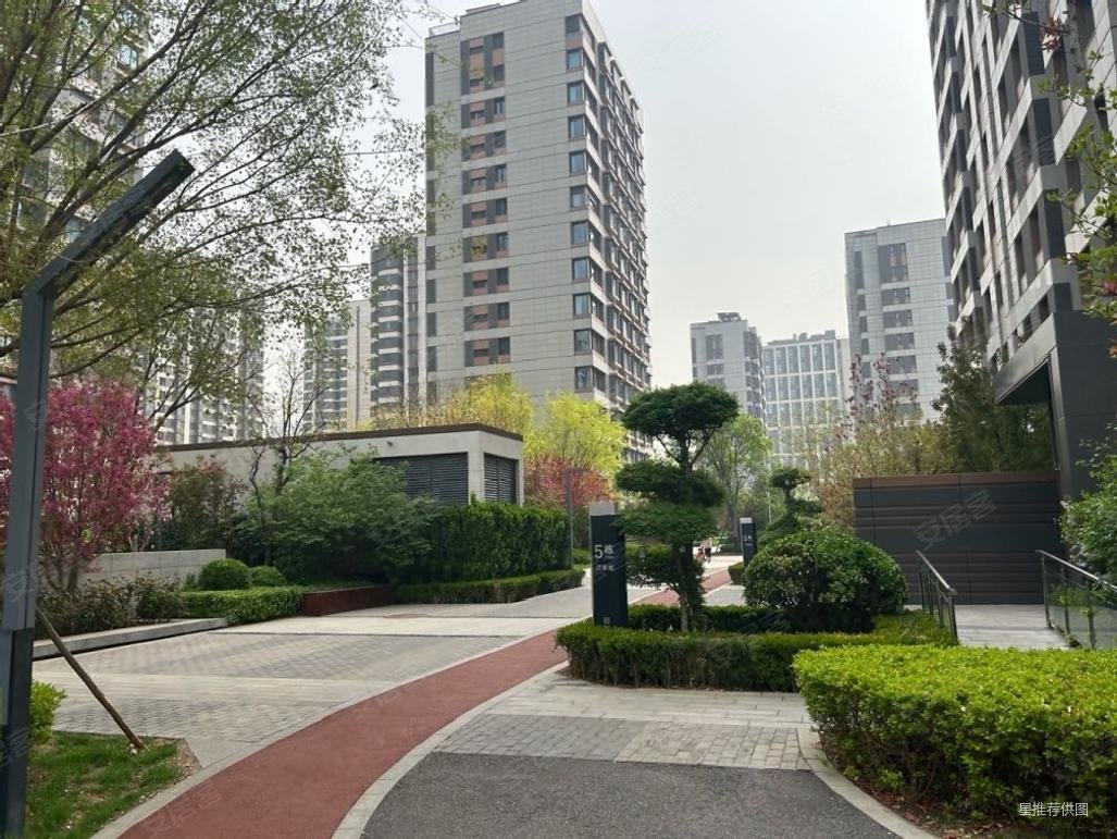 西山甲一号3室2厅2卫114.79㎡南北630万