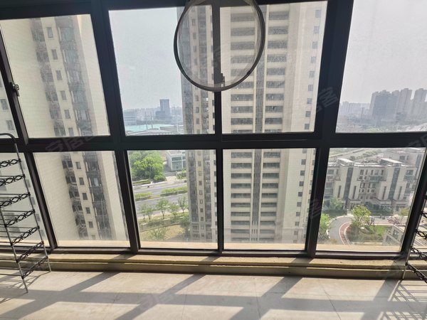 【多图】华发首府,扬名租房,华发首府三室两厅一卫高档小区交通方便