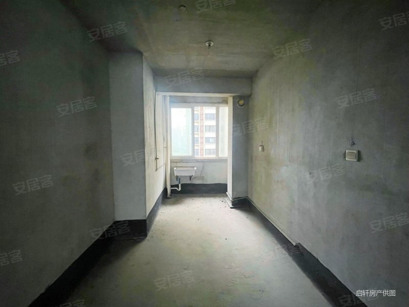 东郊c区小高层电梯房5楼14楼采光好无遮挡