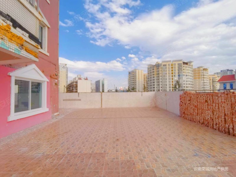 国贸中心,近福德地铁,带120坪露台,证件在手,星河明居二手房,186.