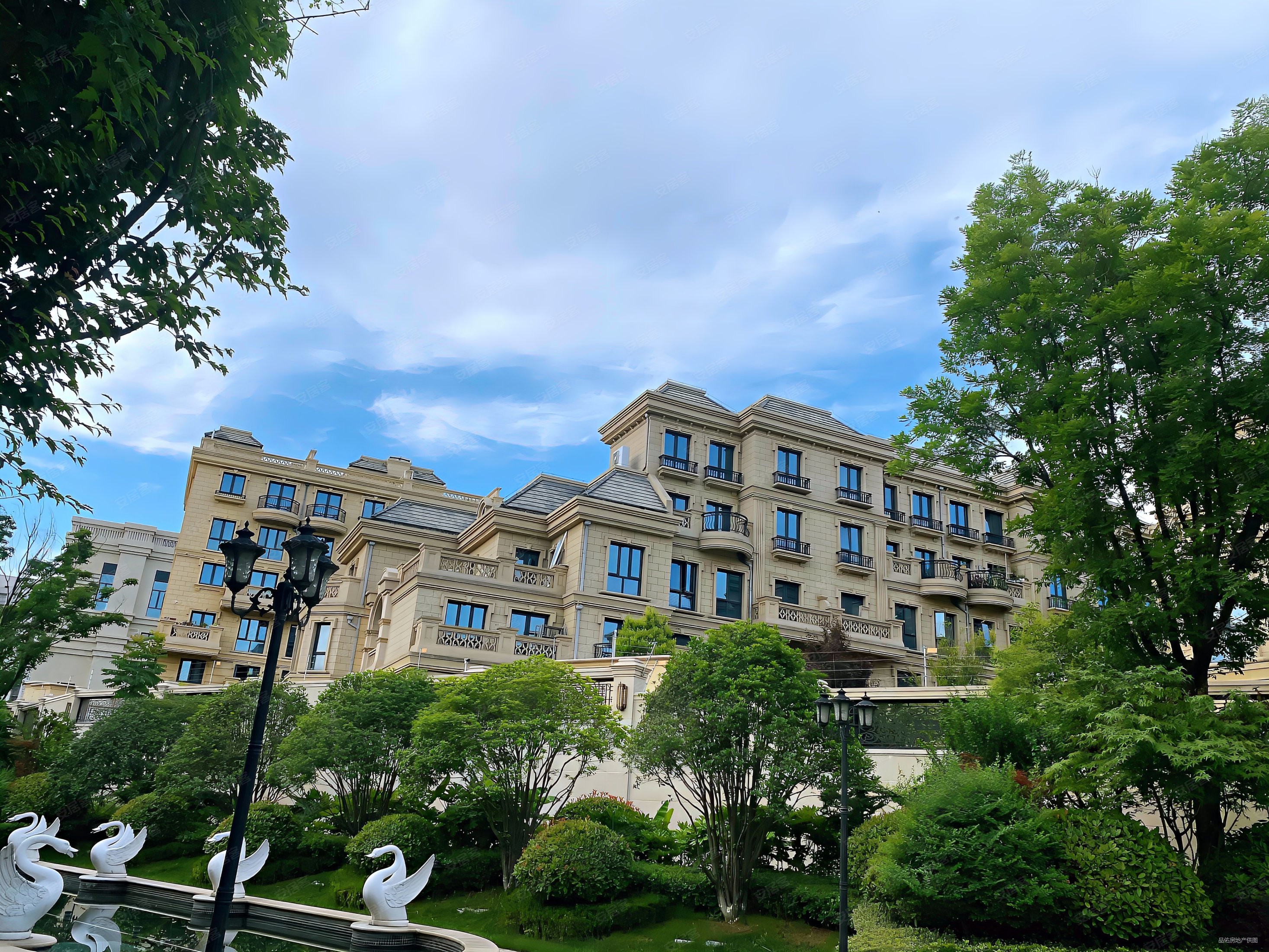 荣德河与墅 下叠带南北花园 送5.4米层高地下室 急售