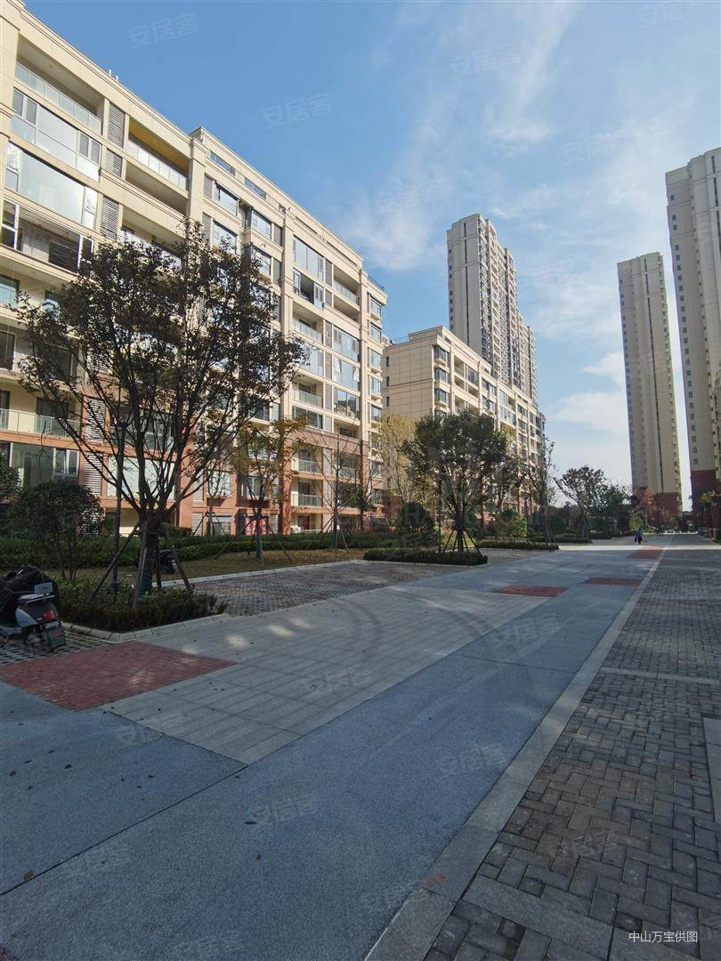 惠山区公园悦府洋房送70平院子,送车位,还有50w来去