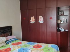 4楼，降价出租，两室一厅，家具家电齐全，，拎包入住，