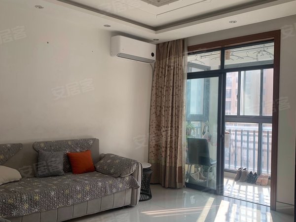 苏州常熟虞山琴湖家园琴湖家园精装两房出入方便停车方便琴湖小镇招商