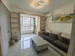 威海荣成石岛凤凰湖D区精装修一室客厅独立榻榻米可住人空调已挪到主卧室出租房源真实图片