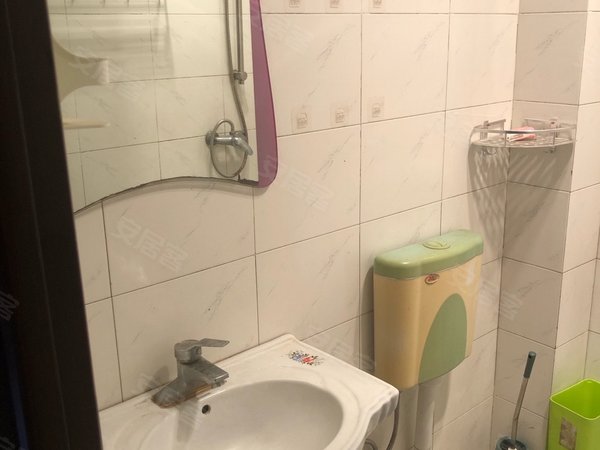 重庆璧山璧山老城区永禄小区一天门旁永禄小区出行方便.