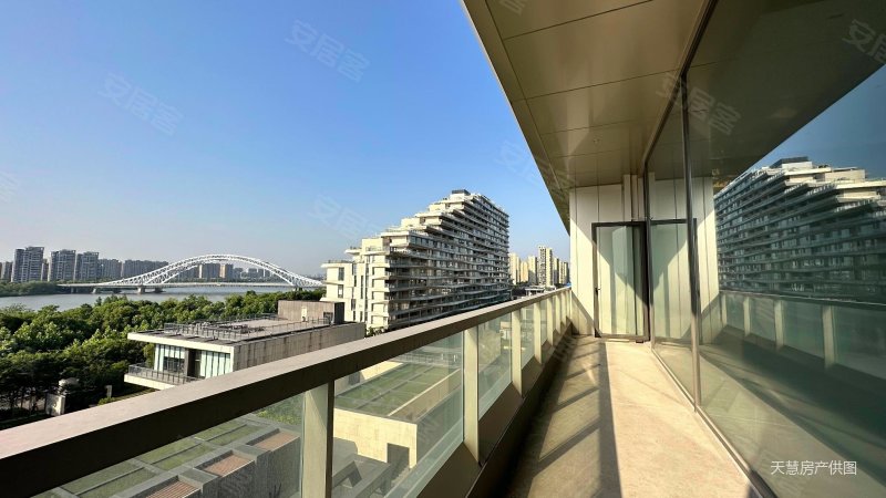 宁波弯头姚江汇集地四面环江君湾中心钓鱼台不是随便叫得