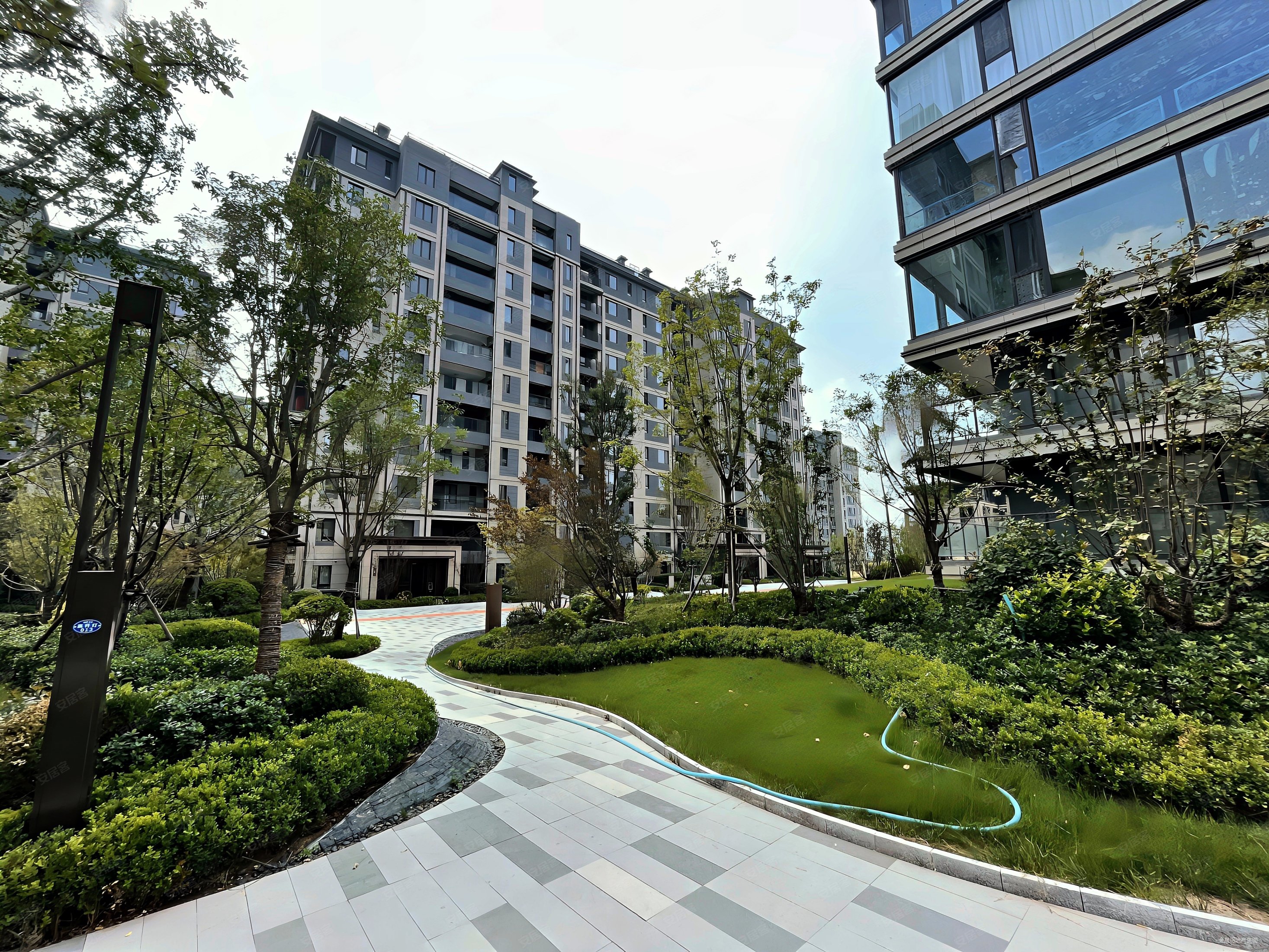 济南房产网>济南二手房>历城二手房>唐冶二手房>绿地御山台>