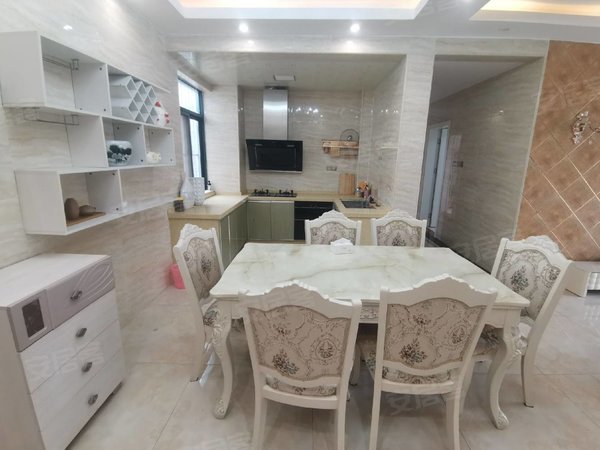 崇左江州东盟豪逸华庭豪逸华庭精装修3房出租,房子干净漂亮,配套齐全