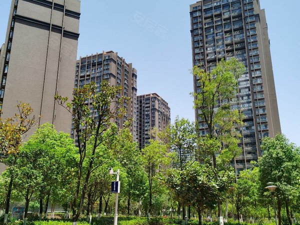 昆明呈贡老县城惠景园春融街地铁口,惠景园,可办公,房东会装修,配家具