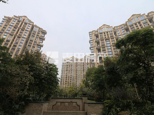 厦门湖里枋湖中央美地建发中央美地南向1室1厅简单装修随时可看房出租