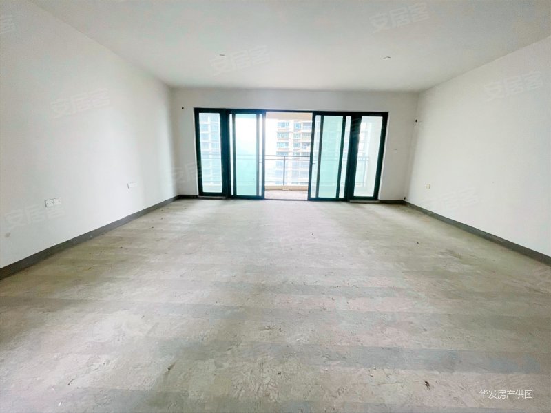 近珠海广生雅居乐约克郡南北通毛坯四房两厅三卫长阳台带车位