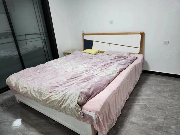 临沂罗庄金七路清河南路锦绣华庭(二期)锦绣华庭二期 电梯房 精装三室